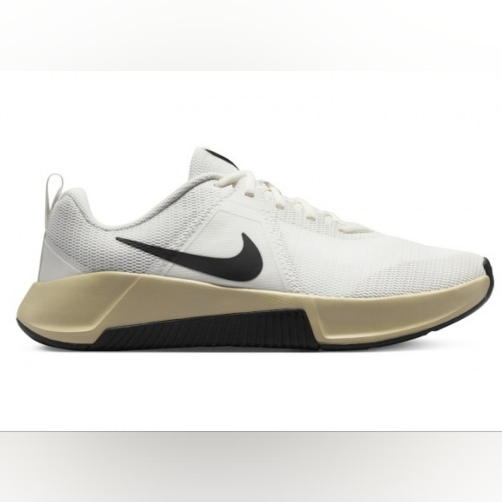 Nike Men's MC Trainer White Gold and Black Athletic Shoes (Nwt) Multiple Sizes